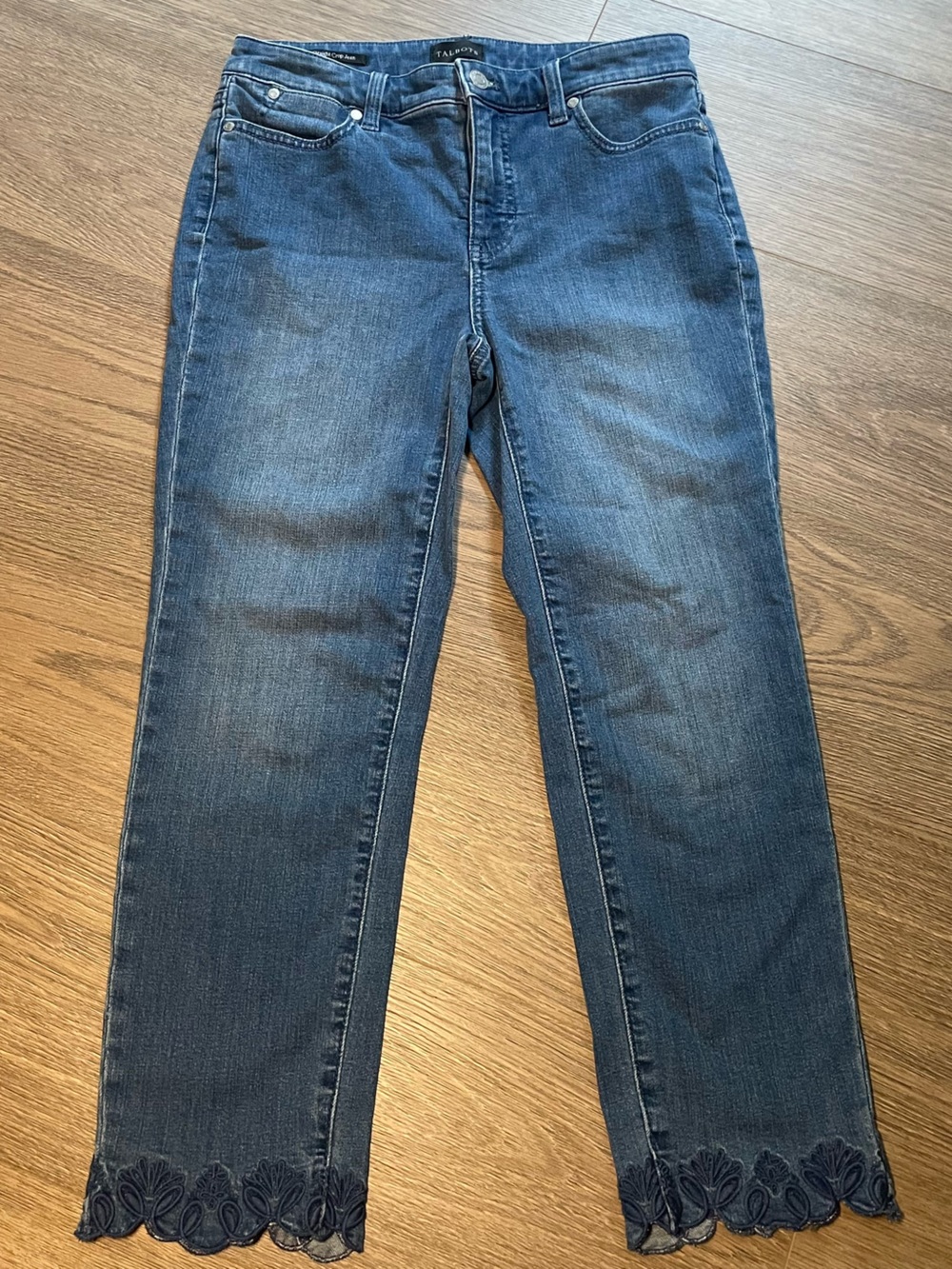 Talbots Jeans Straight Cropped Embroidered Women’s Size 4 Floral Detail